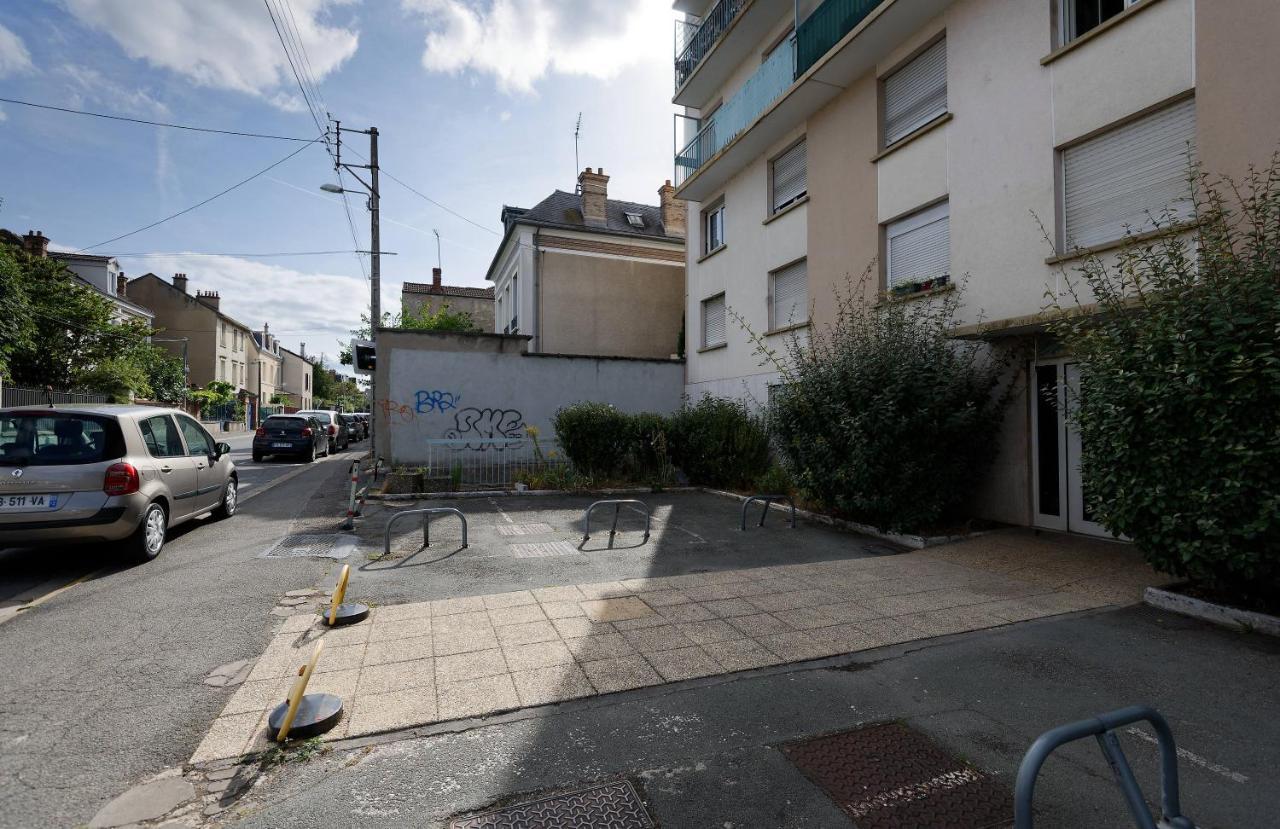 STUDIO A 300 METRES DE LA GARE et 25 MINUTES DE PARIS EN TRAIN Melun Kültér fotó
