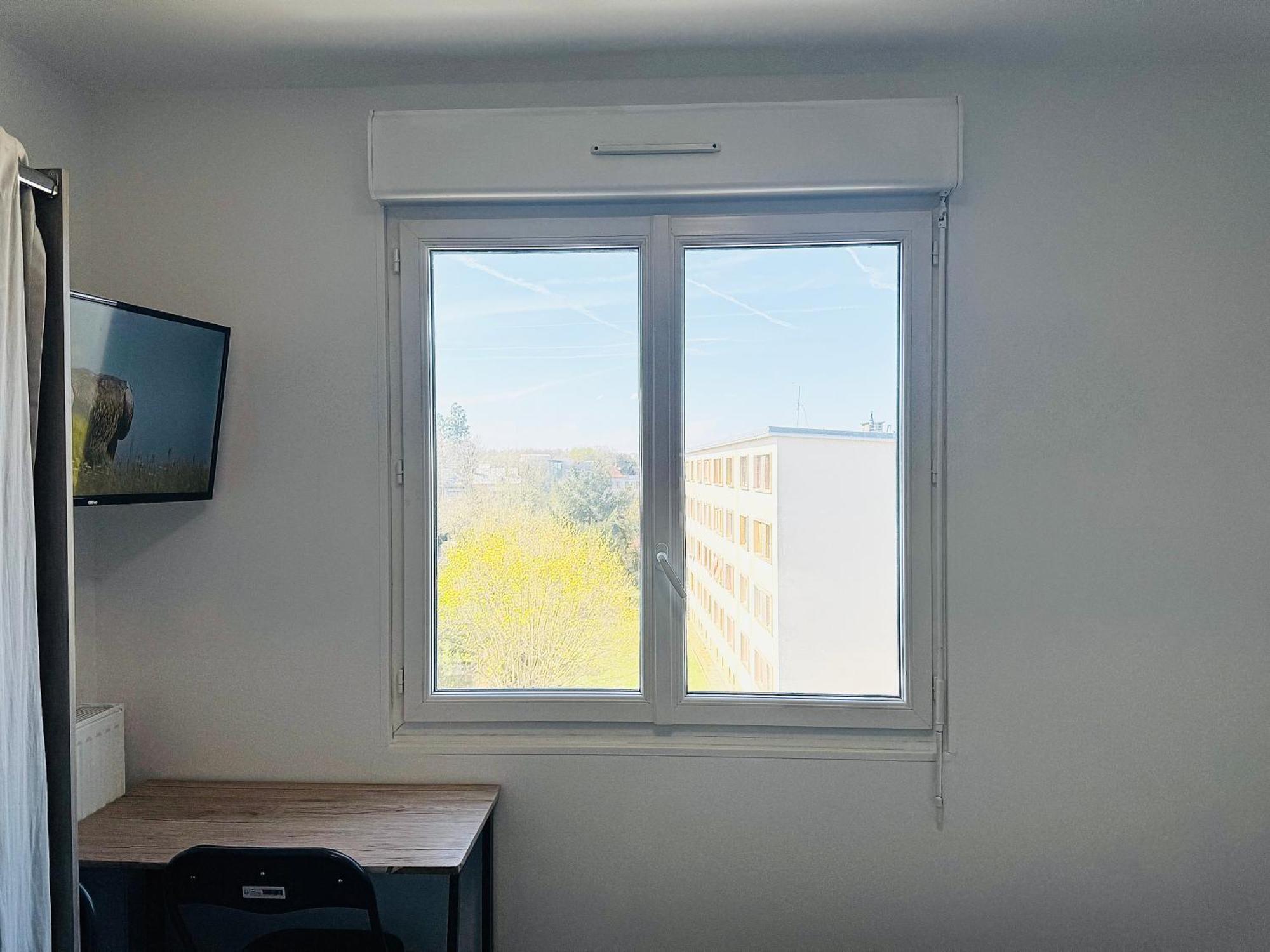 STUDIO A 300 METRES DE LA GARE et 25 MINUTES DE PARIS EN TRAIN Melun Kültér fotó