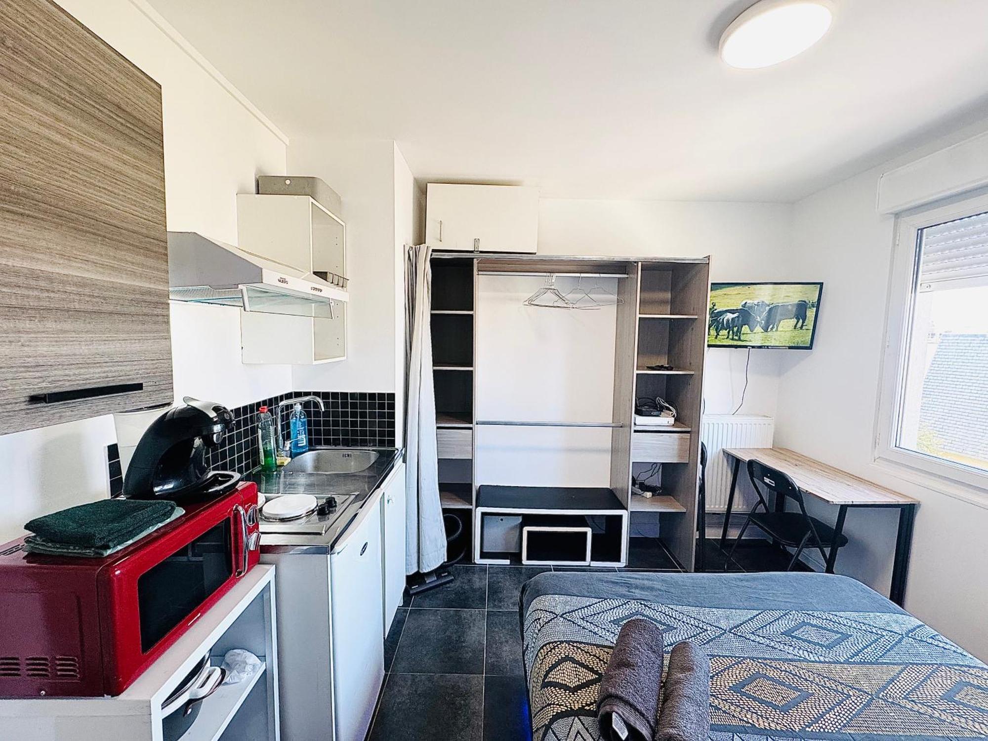 STUDIO A 300 METRES DE LA GARE et 25 MINUTES DE PARIS EN TRAIN Melun Kültér fotó